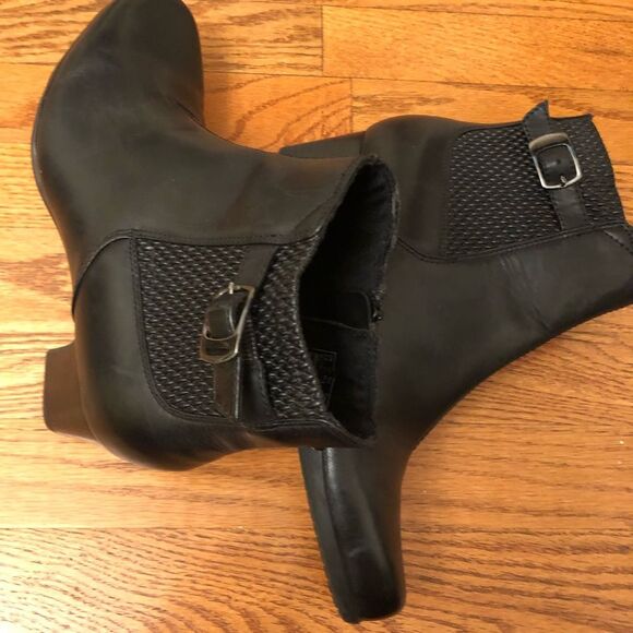 Clarks women’s black Chelsea Leather boots size 10 - Picture 4 of 7